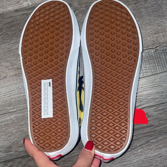 NWT Vans Multi Tie Dye Old Skool Size US Men 8.5 Rasta Yellow, Red, and Green - Picture 6 of 7